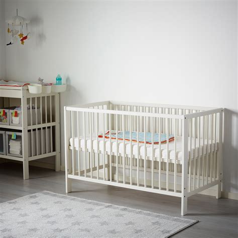 Ikea gulliver crib - That’s why we ensure our cots meet the strictest safety standards that exist in the world. Every cot has rounded edges and side bars spaced at safe distances. Made from non-harmful materials and finishes, they adjust to fit your growing little one, too. Range of bright, safe and sturdy cribs. Choice of designs, sizes and colors to choose from.